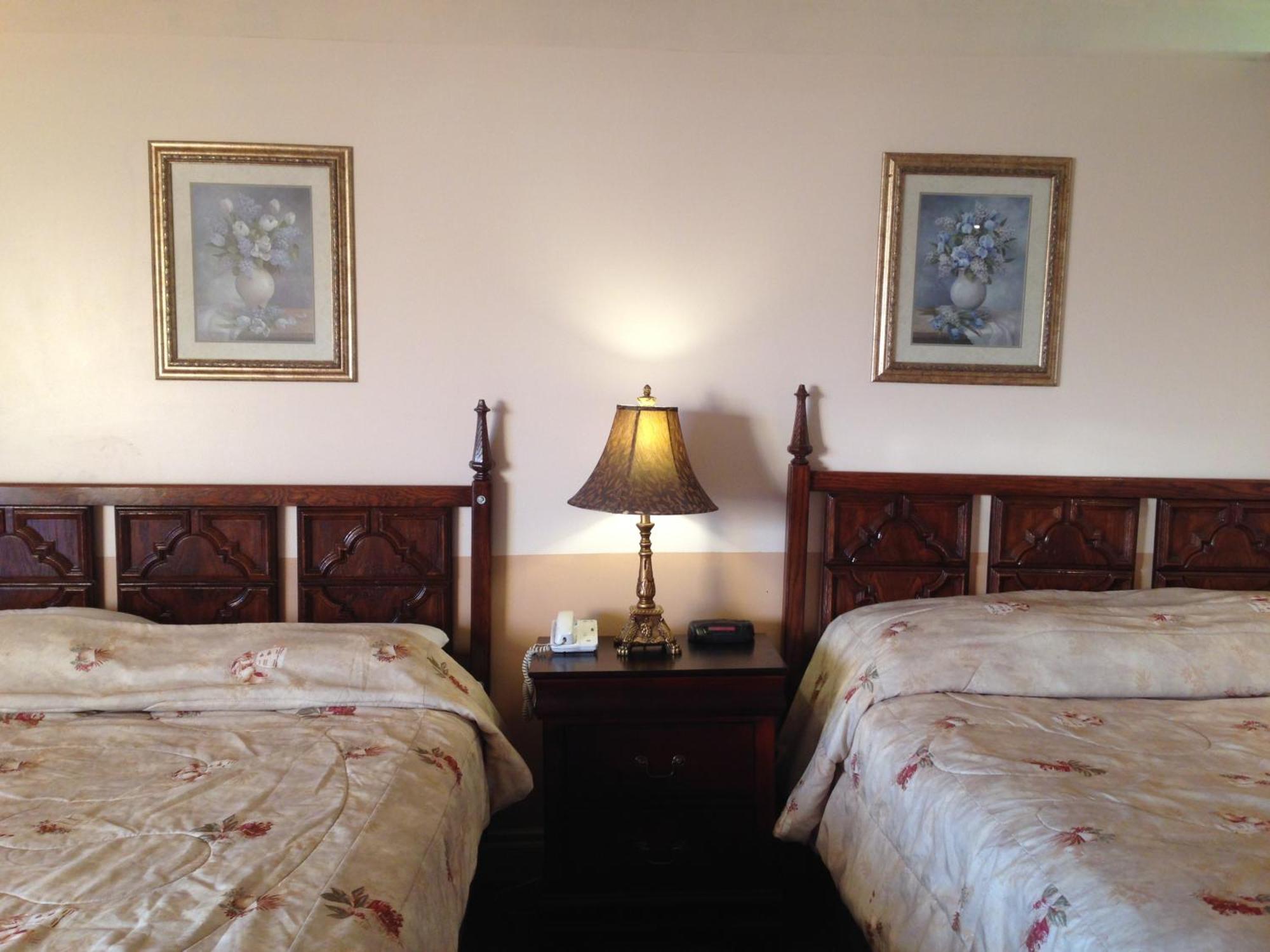Traveller'S Inn Dawson Creek Esterno foto