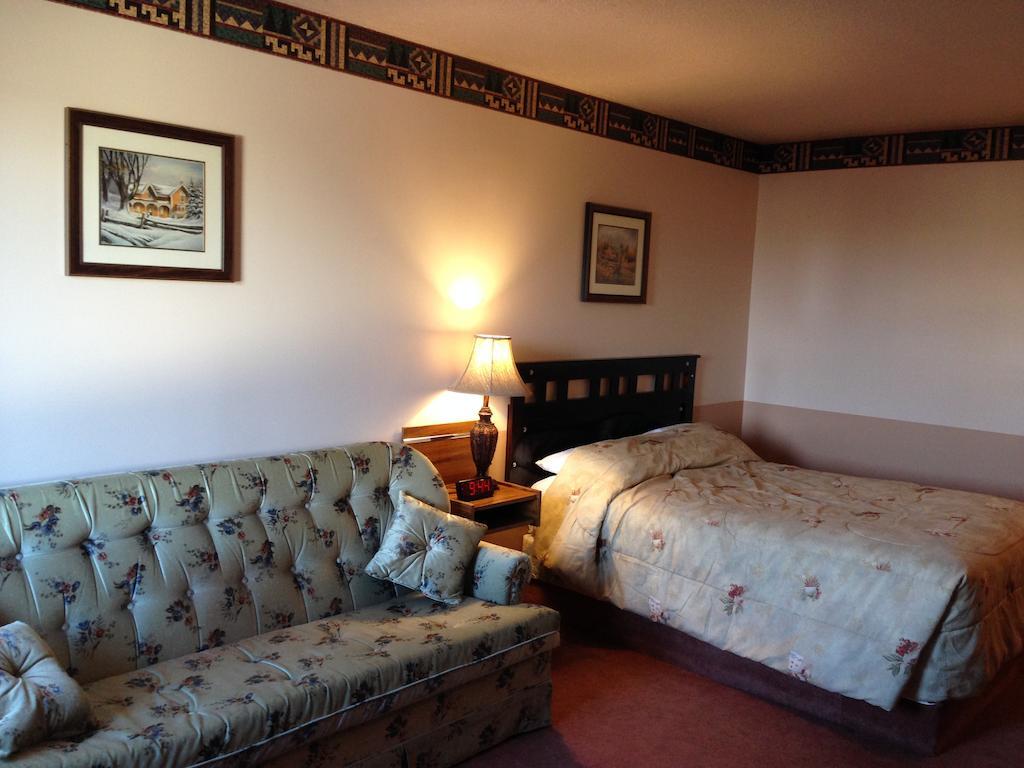 Traveller'S Inn Dawson Creek Esterno foto
