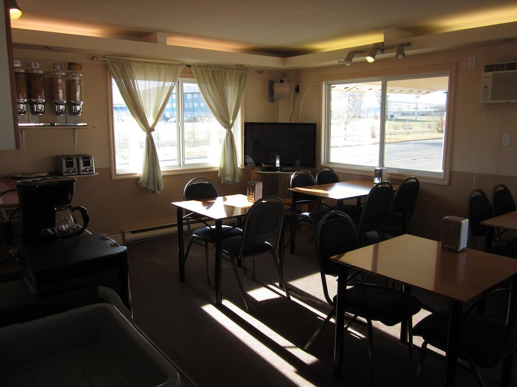 Traveller'S Inn Dawson Creek Esterno foto